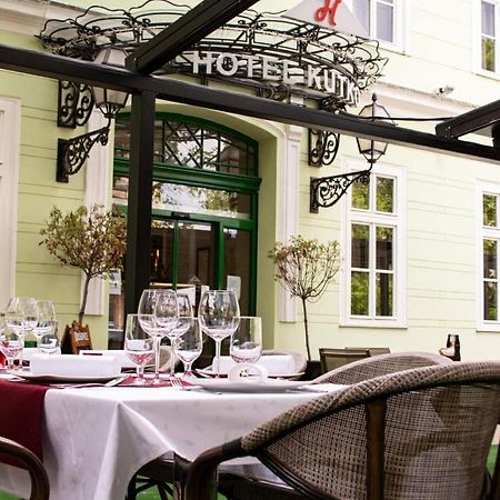 Hotel Kutko Pančevo エクステリア 写真