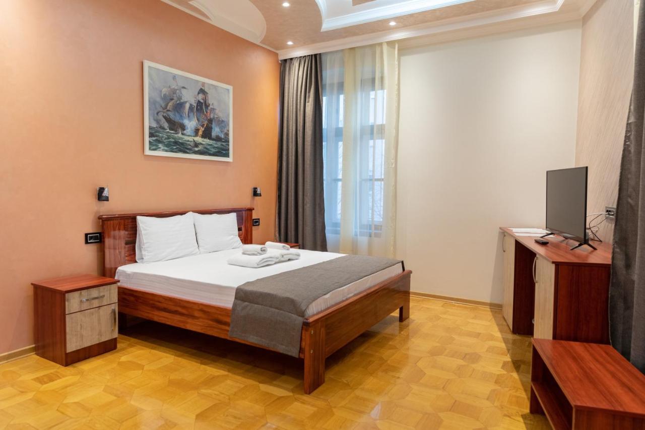 Hotel Kutko Pančevo エクステリア 写真