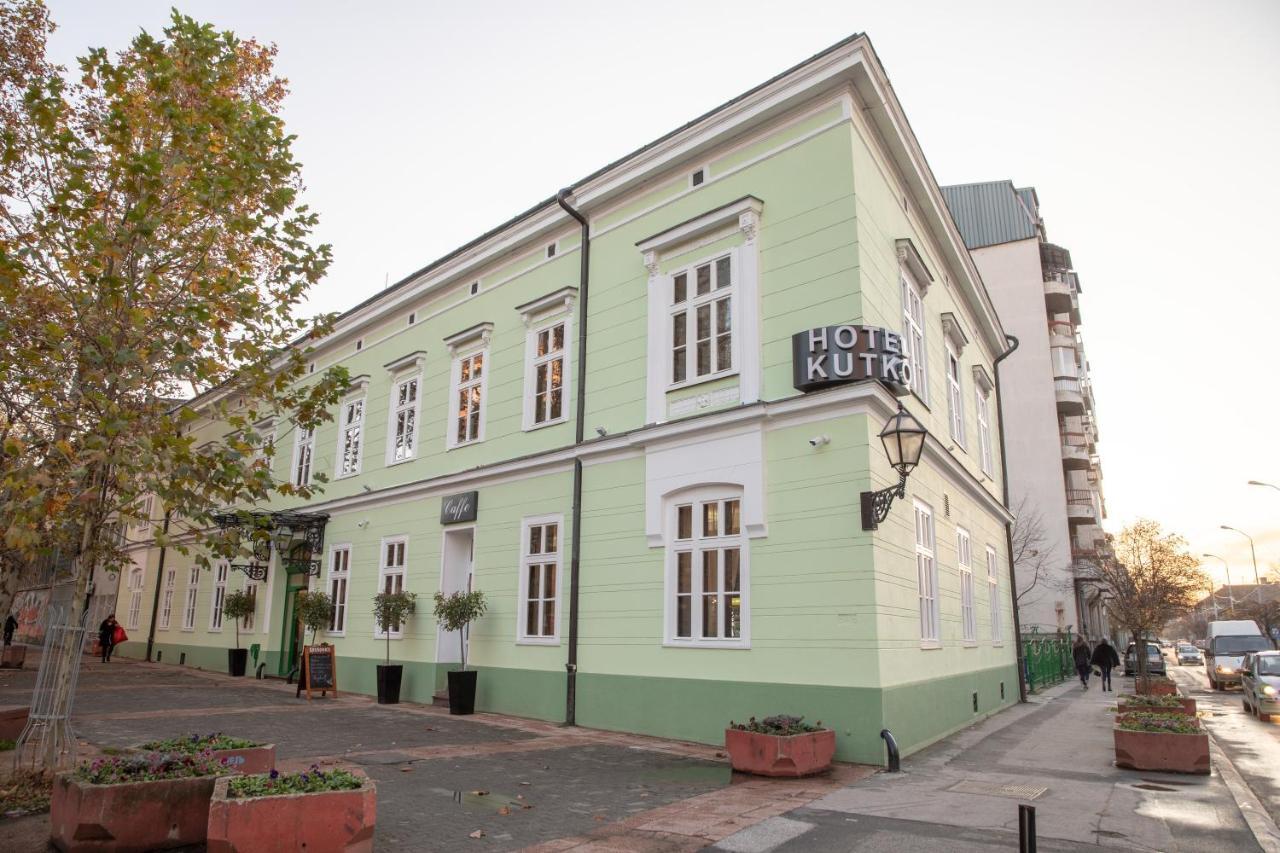 Hotel Kutko Pančevo エクステリア 写真