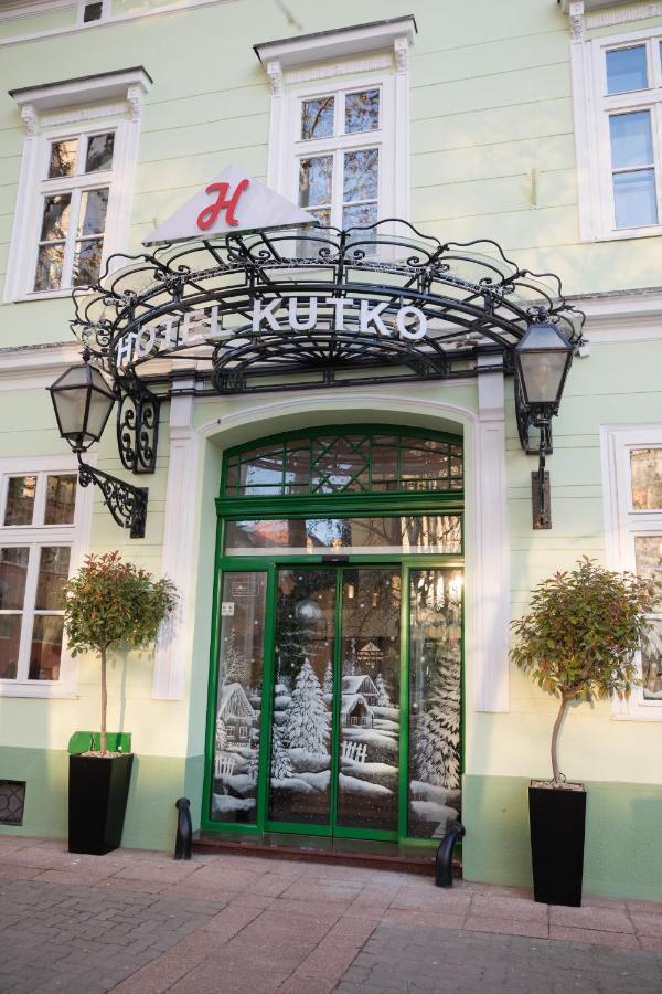 Hotel Kutko Pančevo エクステリア 写真